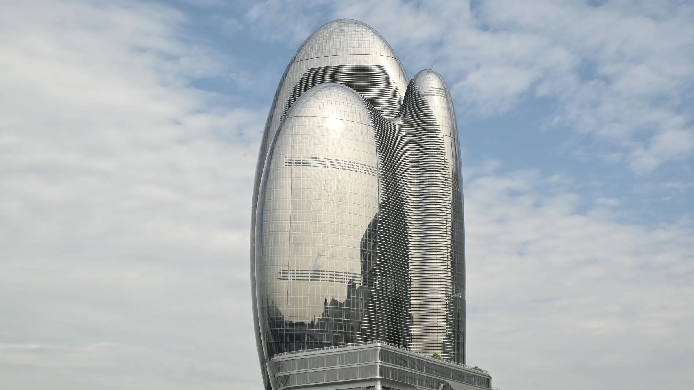 Zaha Hadid OPPO Shenzhen Super HQ 1:150 architectural scale model by JYD Models